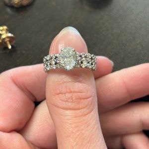 Neil Lane bridal set with two bands oval cut diamond ring preowned 7